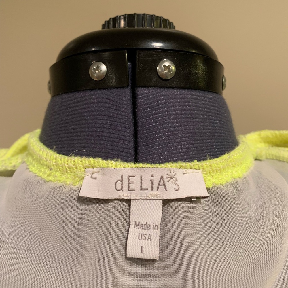 Delia Top - Picture 5 of 5